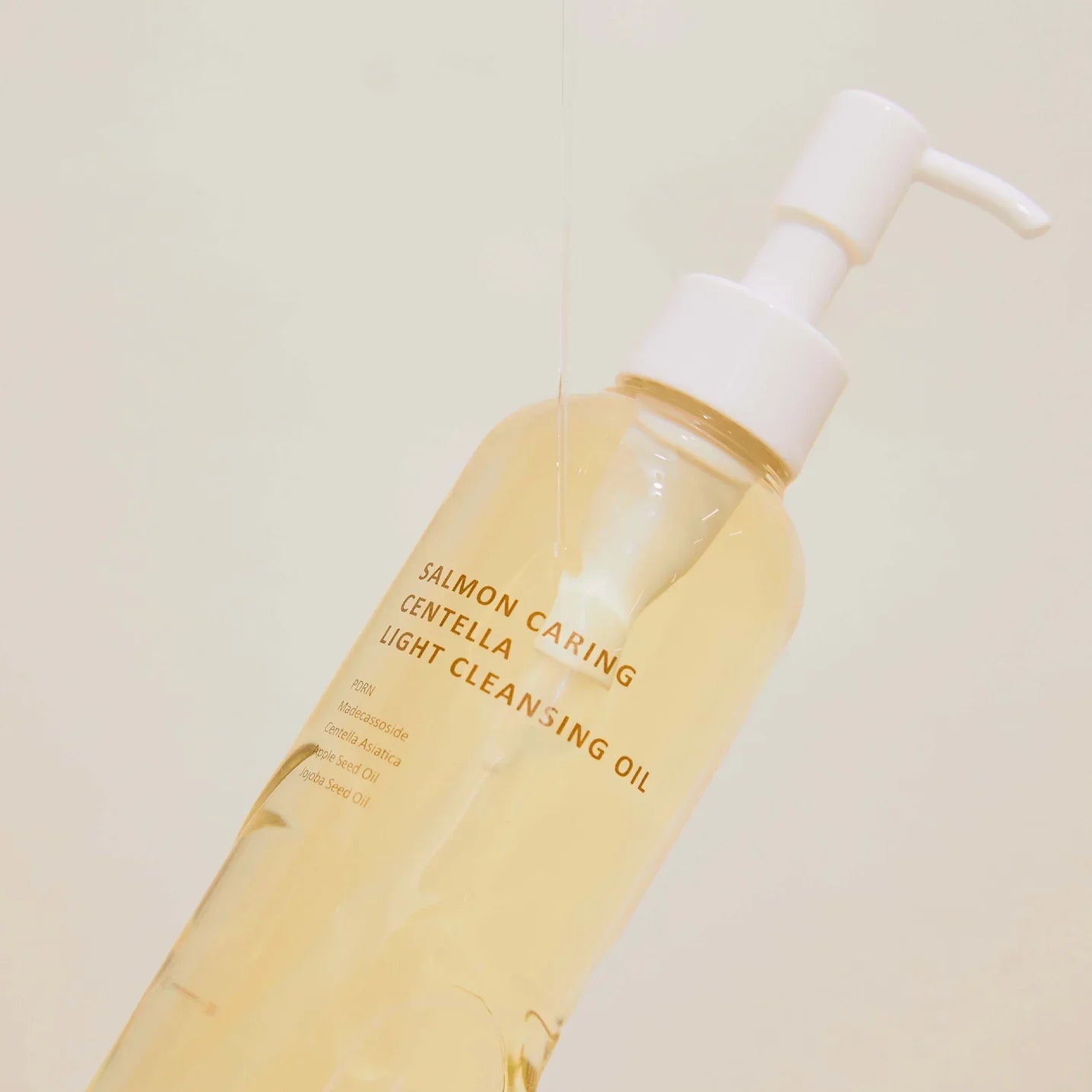 HEVEBLUE – Huile démaquillante légère au saumon et à la centella - 250 ml