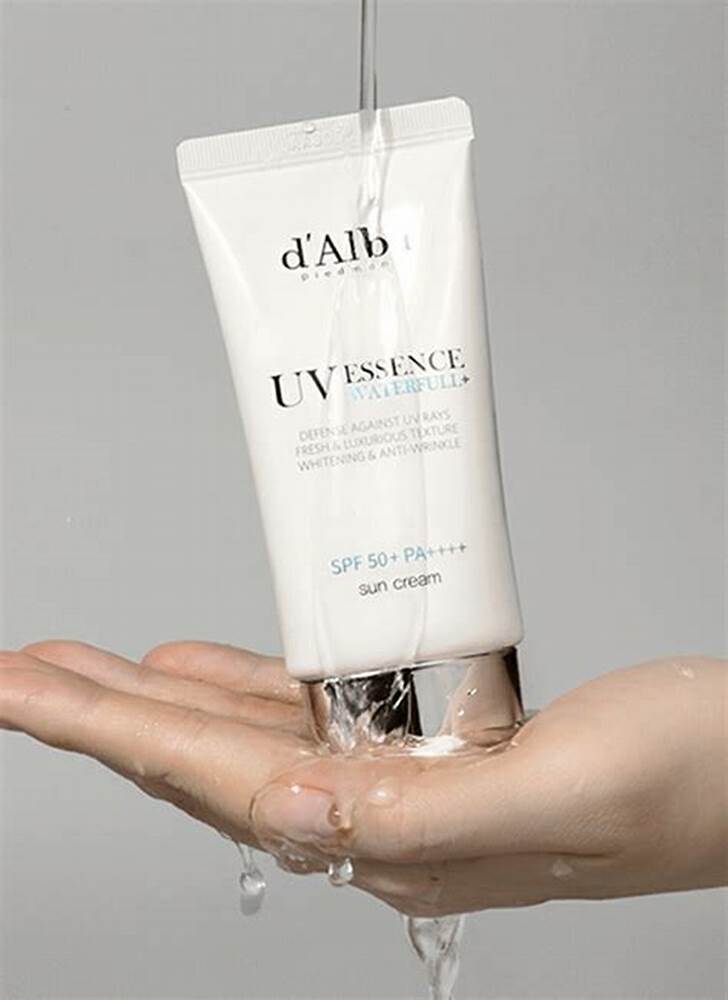 d’Alba – Crème solaire essence hydratante Waterful SPF50+ PA++++ – 50ml